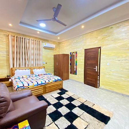 Bays Boutique Apartment Аккра Экстерьер фото