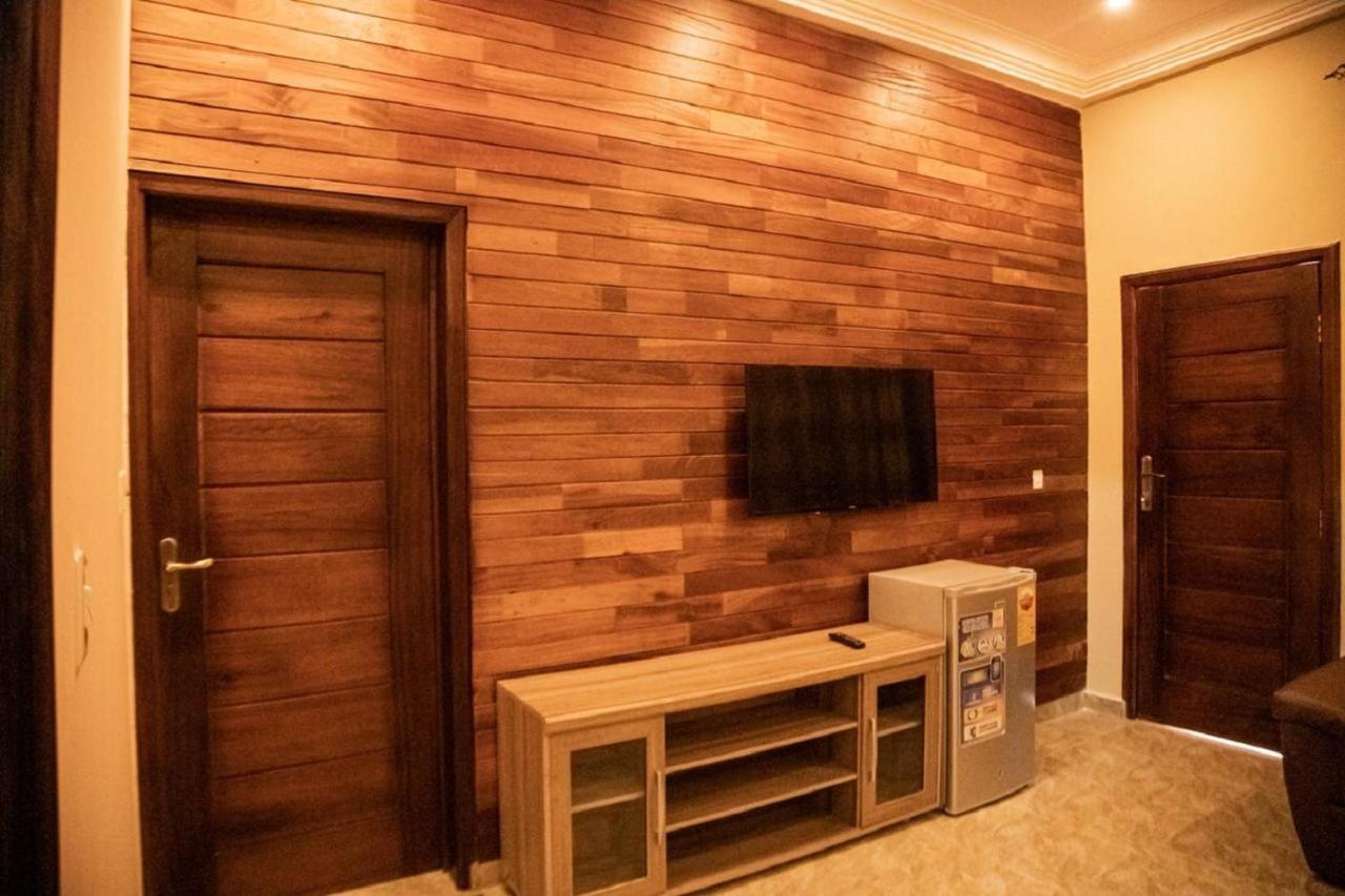 Bays Boutique Apartment Аккра Экстерьер фото