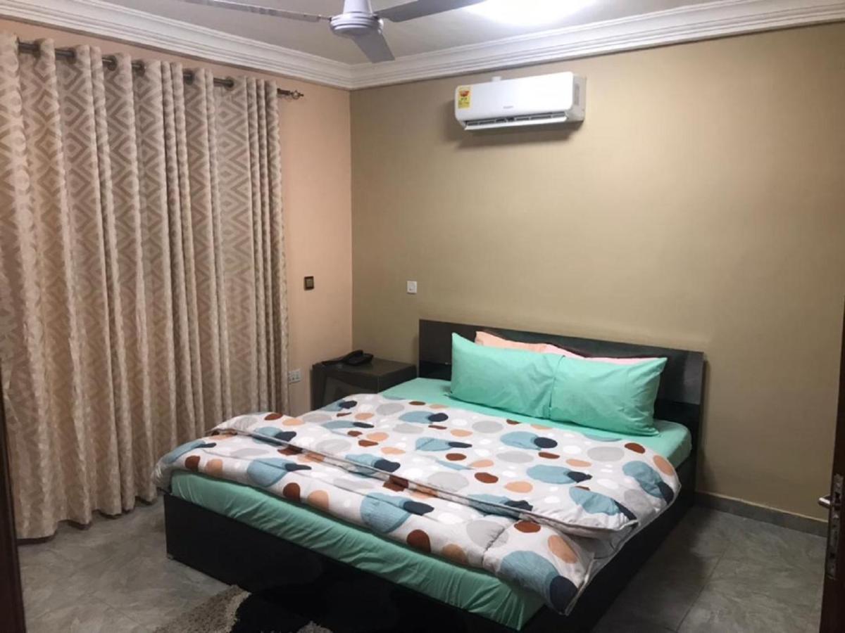 Bays Boutique Apartment Аккра Экстерьер фото