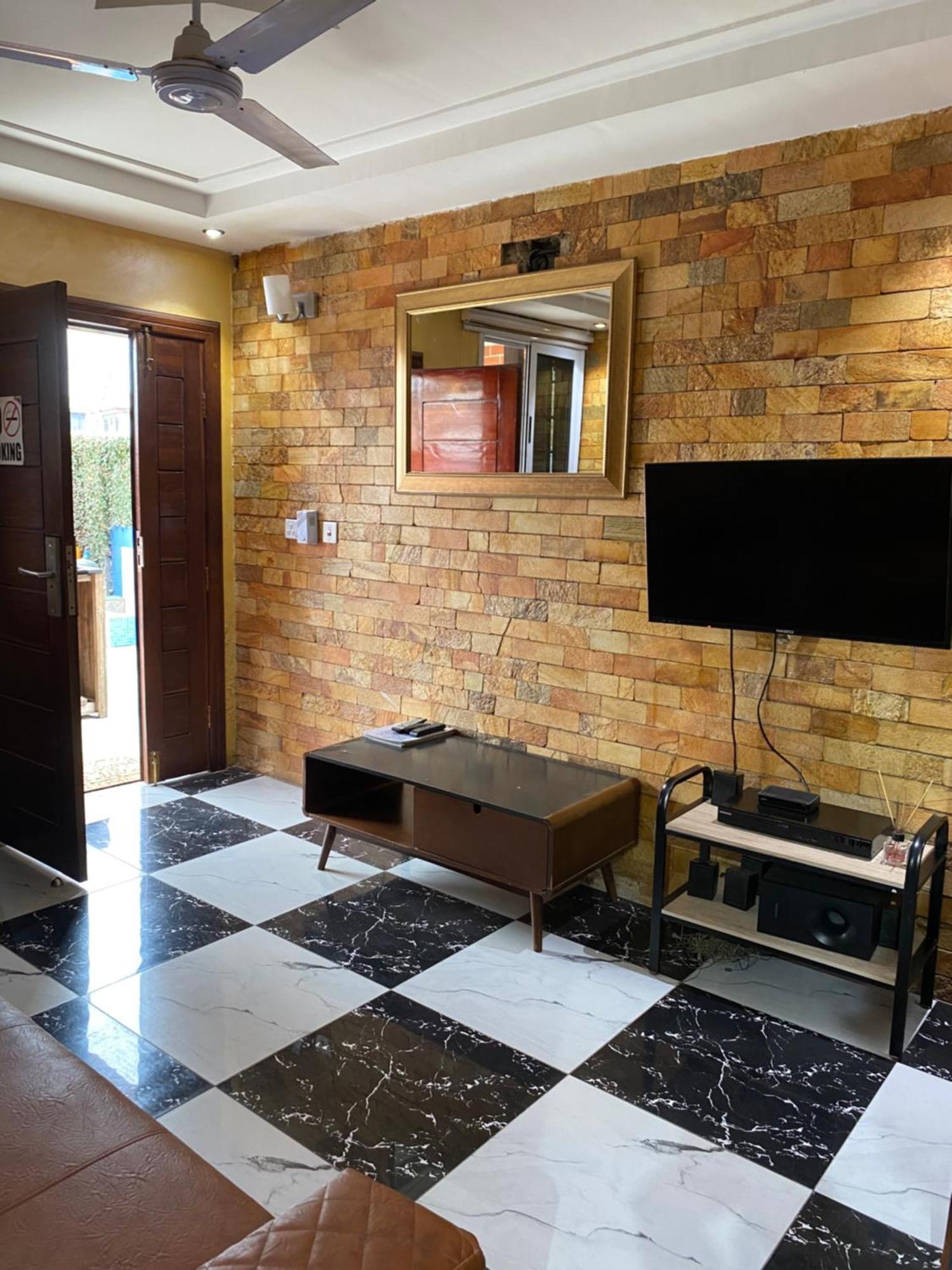 Bays Boutique Apartment Аккра Экстерьер фото