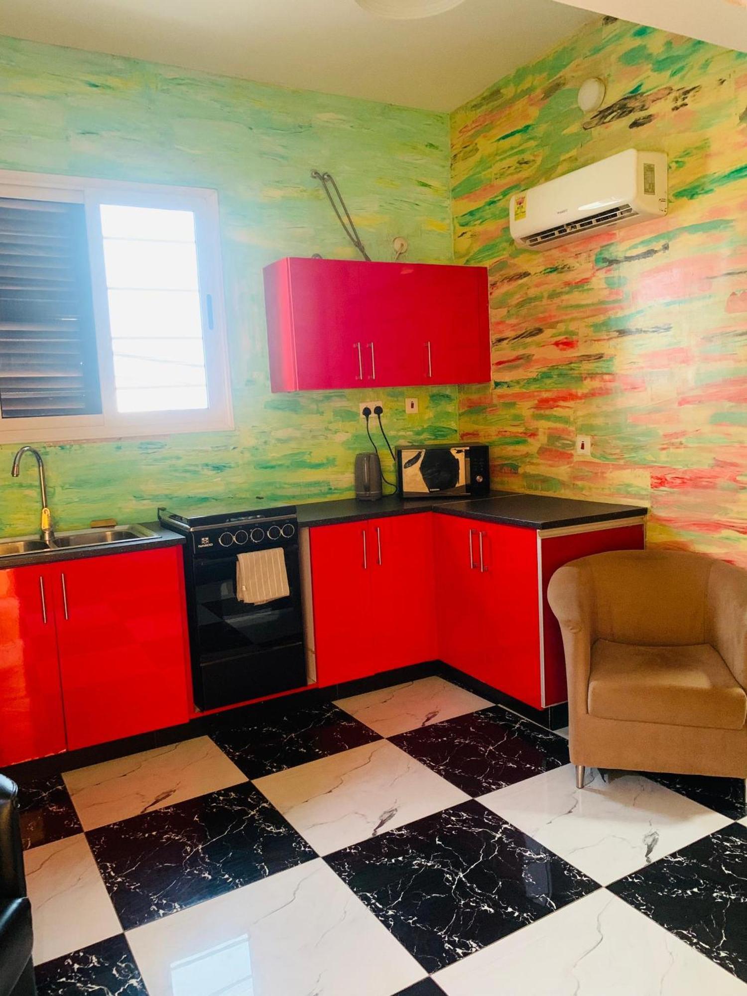 Bays Boutique Apartment Аккра Экстерьер фото
